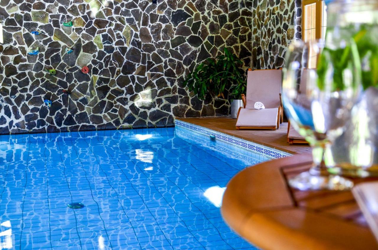 Hotel****Liptovsky Dvor Липтовски-Ян Экстерьер фото